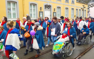 Der Zug der Lebenshilfe Neuss beim Kappessonntagszug.