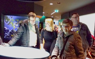 Nutzer und Mitarbeiter der Lebenshilfe Neuss bei Besuch des Aquazoos.