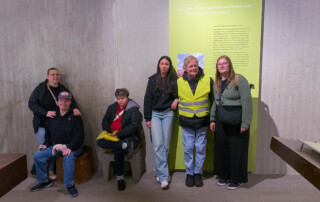 Ein Gruppenfoto aus dem Museum