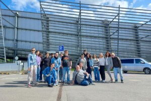 Ein Gruppenfoto der Teilnehmenden.