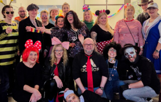 Ein Gruppenfoto von den verkleideteten Jecken.