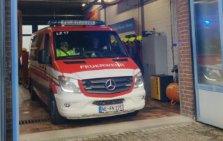 Ein Bild von einem Feuerwehr-Auto.