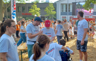 Ein Gruppenfoto von Teilnehmenden der Lebenshilfe Neuss.