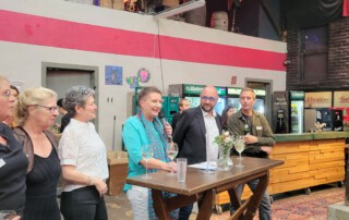 Gesine Eschenburg hält eine Rede