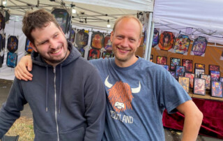 Ein Foto von einem Bewohner und einem Betreuer